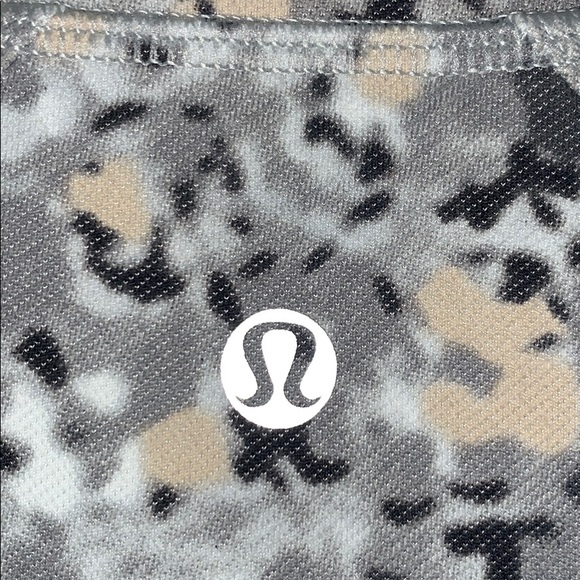 Lululemon Snow Leopard Asana/In Style Jacket 6 - Picture 5 of 7